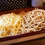 蕎麦見世のあみ - 料理写真:二色蕎麦と桜海老かき揚げ御膳（二色蕎麦）