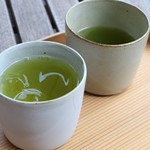 Toraya Kobo - 冷たいお茶と温かいお茶。