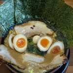 Yokohama Iekei Ramen Tsujitaya Ishibashi Ten - 濃厚味玉ラーメン+贅沢全部乗せ