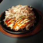 OKONOMIYAKI DINING FAM  - そばモダン（750円）2017年10月