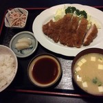 Tonkatsu Yoake - ごはんは軽めでお願いしました。