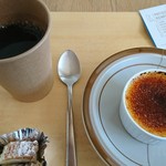 patisserie remplir - イートインのコーヒーはサービス 栗とアーモンドのパイは試食用