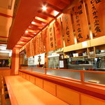 Katsu Ei Gotenba Ten - 明るい店内！御殿場店からは富士山が綺麗に見えるかも♪