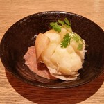 鶏次郎 - じゃがバター塩辛添え。