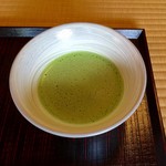 双樹庵 - 綺麗にたてられたお薄