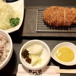 かつ泉 - 厚切りロースかつ定食（1,590円）