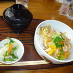 槻の郷荘 - 親子丼（６３０円）