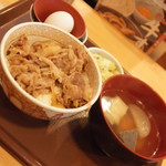 すき家 - 牛丼（並盛）おでん３点セット（６７０円）２０１７年１２月