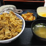 吉野家 - 豚スタミナ丼大盛り620円 キムチ味噌汁セット130円