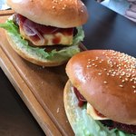 Peninsula Burger - 知多牛チーズバーガー