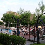 Poolside Beer Garden - 全体