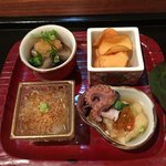 Itamae Kappou Nakakushi - 地元特産クワイの素揚げ、なまこ酢、すり流し風の大根おろしにアミエビ、飯蛸と煮浸し