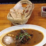 Asian Dining & Family Restaurant Raisa - ロティ、ニハリ