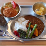 Restaurant Shokuinshitsu - 人気の田舎カレープレート（素朴なカレーとコロッケ）牛乳付