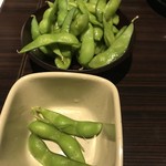 山の猿 - だいぶ食べたけどお通しの枝豆