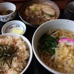 大八 - ホルモン定食(うどん) 1300円
            (+100円でにこみ御飯に変更)