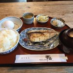 華山 - 料理写真:和食の朝定食700円。麦みそのお味噌汁と焼魚。地元のお魚かとても美味しいです。