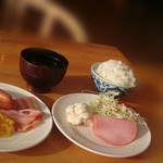 Lake Inn - 朝食