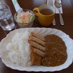 Trim Kissa - カツカレー(サラダ スープ付 750円)