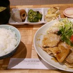 Kuroshio - 居酒屋ランチ。味付け少し濃い目がお代わりを誘う。