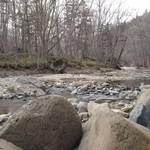 Metou Onsen - 混浴露天風呂横は、すぐ河原です。