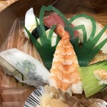 Sushi Daisen - 下段の桶にはこれが・・