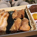 たかべん - 鶏めし弁当 800円。