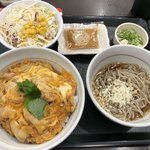 Naka U Higashihiroshima Saijo Ten - 親子丼と冷やし小そばセット＋ゴマサラダ