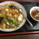 Chinese Hisago - 中華丼（800円）