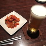 コリアンダイニング　けなり - 生ビールと白菜キムチ