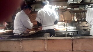 Menme - 店内満席となり焼き場は、忙しそう！