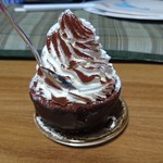 Sweets Cafe Shukuru - カフェティラミス、下のカップを模した部分はチョコレート、スプーンは最初から付いてます