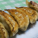 ファミリー中華たんぽぽ - セットの餃子はコロンコロンです