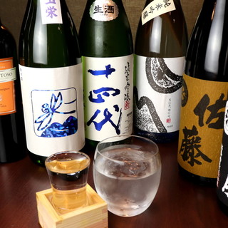 希少な地酒や隠れた銘酒が豊富。お好みの一杯をお選びください！