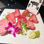 Azabu Juban Yakiniku BULLS - 赤身盛りとシャトーブリアン