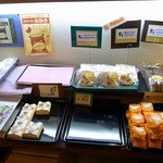 まるせん堂 - 店内の様子です。和菓子が沢山あります。（その３）