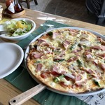 Ishigama Pizza cafe Bremen - アスパラベーコンピザ