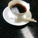 割烹まつ井 - セルフのコーヒー、昭和の感じのコーヒーカップが懐かしい♪