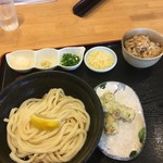 おもむく食堂 - 