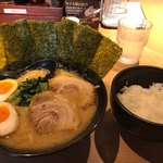 Yokohama Iekei Ramen Majime Kamoi Ten - 