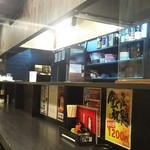 焼とり居酒屋 まるよし - 店内