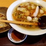 Shunsai Men Chaya Gomoku Tei Wai Puraza Shinbo Ten - 五目ラーメン680円+餃子160円