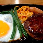 喫茶＆軽食 あかね - ハンバーグのアップ