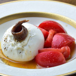 Burrata Cheese and Fruit Tomato Caprese