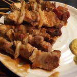 Yakitori Yoshidaya - 豚精肉、シロ、カシラ、レバー