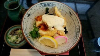 福るる - 冷やし鶏天うどん　￥980