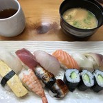 Sunami - 寿司定食 1000円(税込)