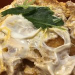 鉄兵衛 - かつ丼（税別880円）