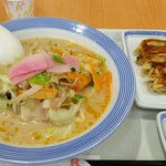 リンガーハット - 長崎ちゃんぽん ぎょうざ5個ランチ 745円