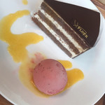 Patisserie FLOUR Takeuchi Kaido Karusato Ten - 